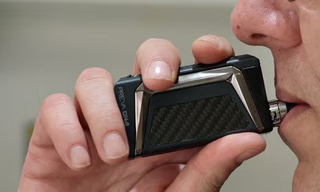 Australian customer using OzonVape disposable vape with satisfaction